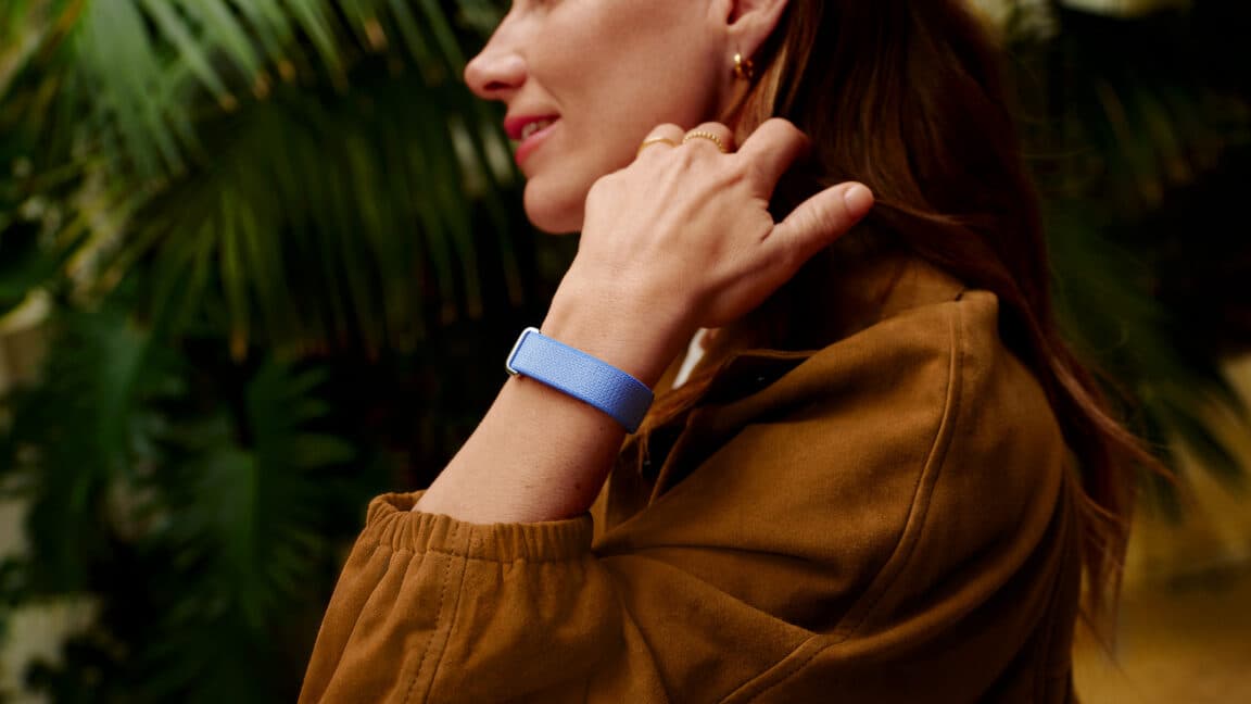 Google Unveils Screenless Fitbit Air and Consolidated Google Health App